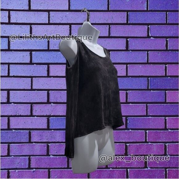 Revelation Cold Shoulder Tee(K032)-Size M for Women - Picture 2 of 7